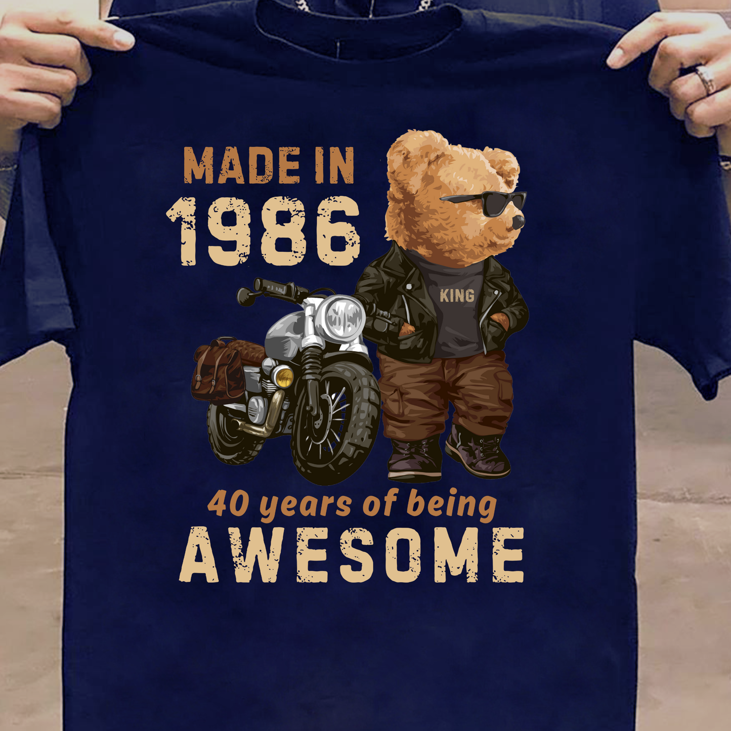 MADE IN 1986 40 YEARS OF BEING AWESOME (P) CLASSIC T-SHIRT