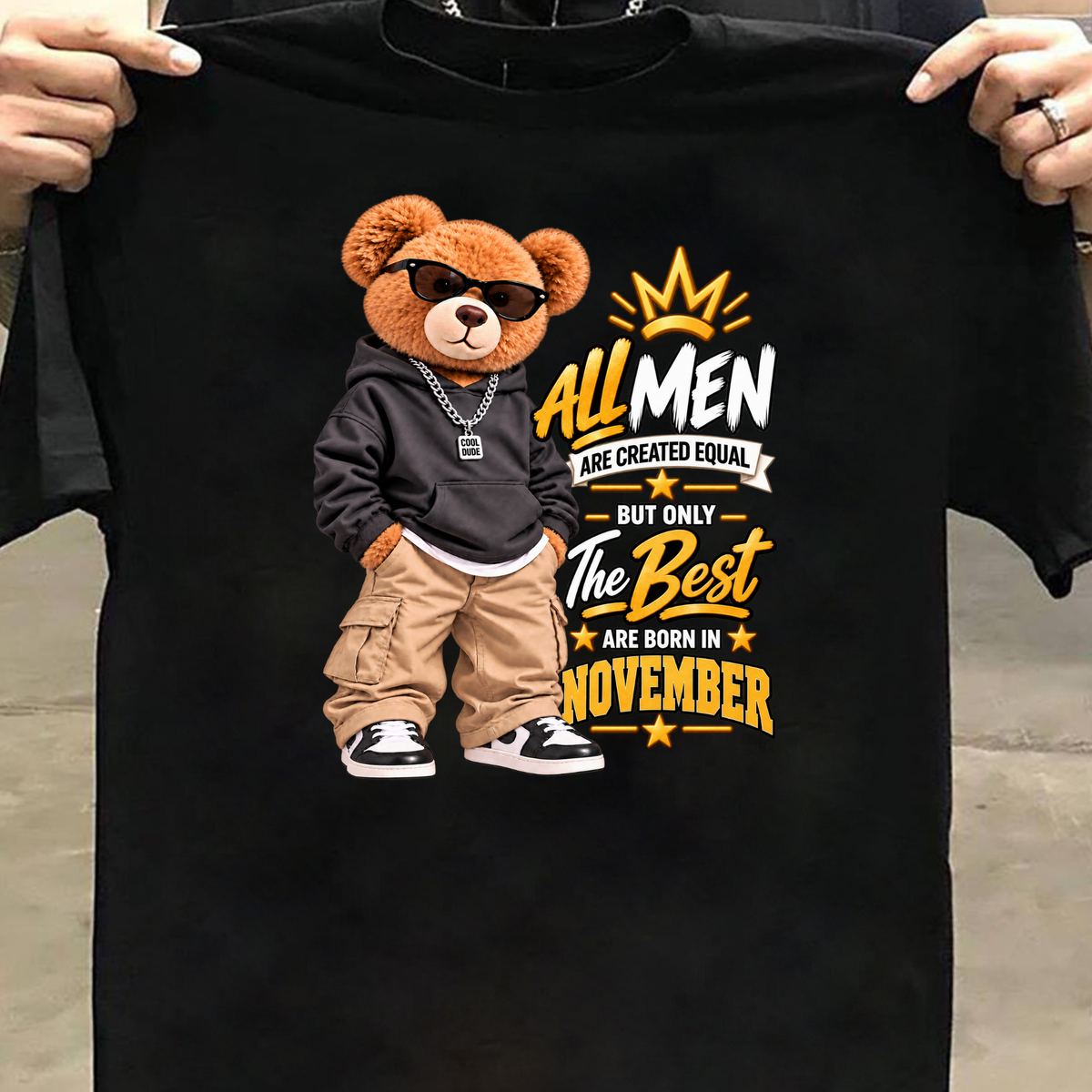 THE BEST MEN ARE BORN IN NOVEMBER CLASSIC T-SHIRT